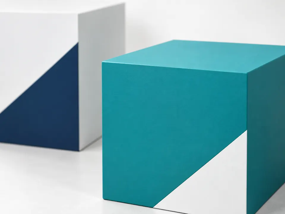 Display Cubes — close-up of the illustrative product materials and finish