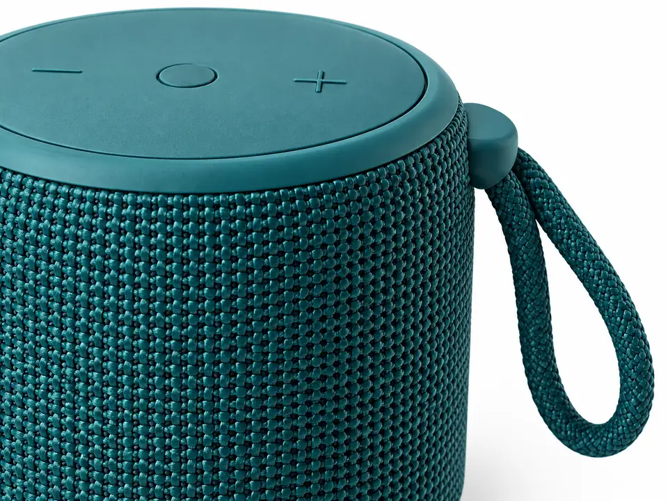 Bluetooth Speakers — close-up of the illustrative product materials and finish