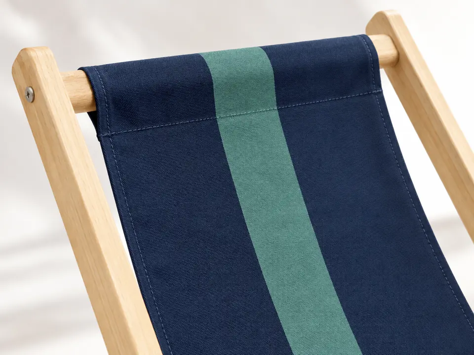 Beach Chairs — close-up of the illustrative product materials and finish