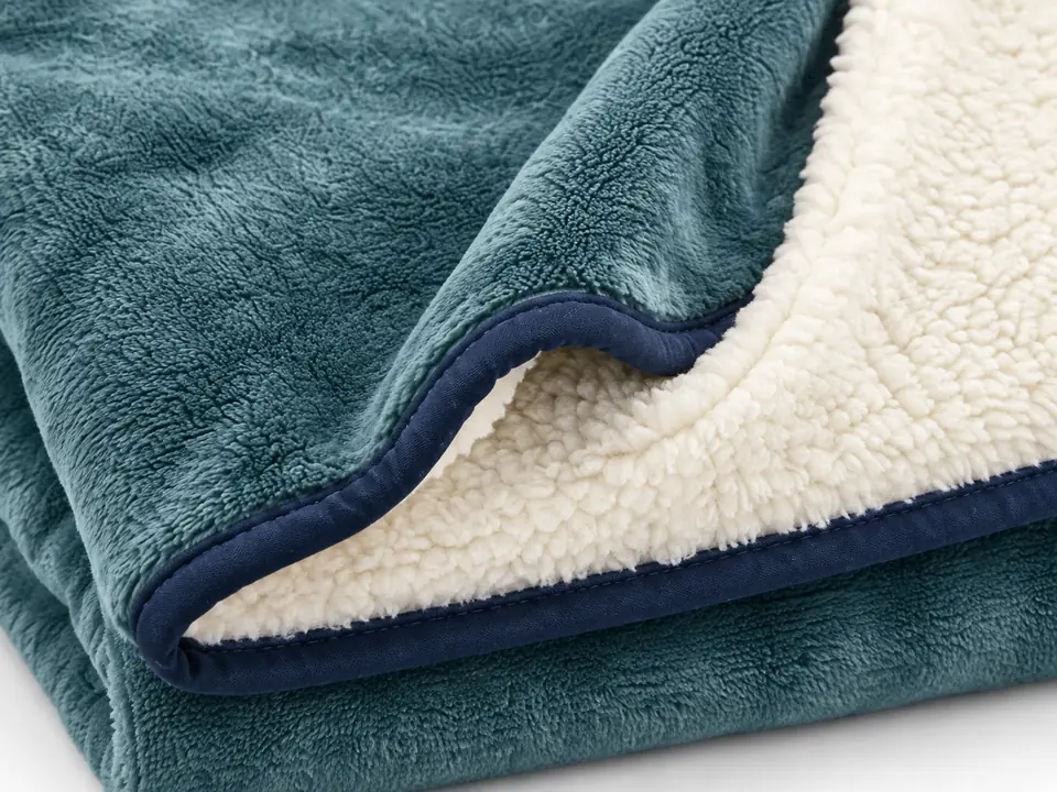 Blankets — close-up of the illustrative product materials and finish