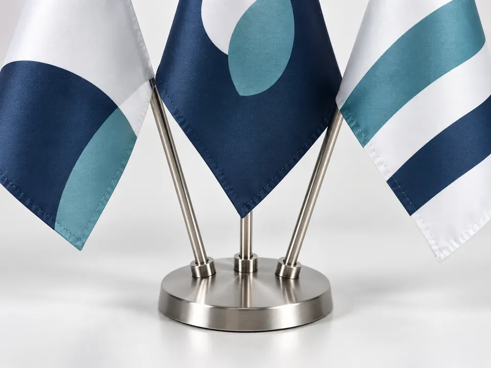Conference Flags — close-up of the illustrative product materials and finish