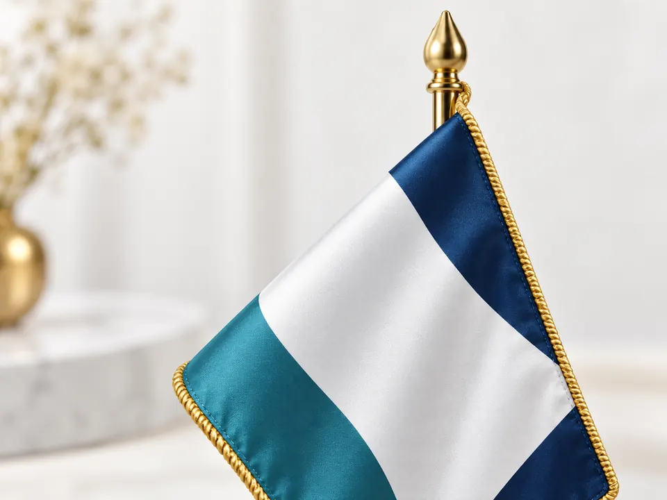 Royal Table Flags — close-up of the illustrative product materials and finish